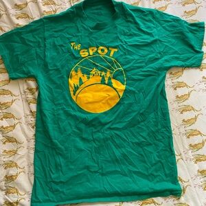 LA t-shirt The Spot. Great green & yellow bright vintage tee 100% thick cotton.